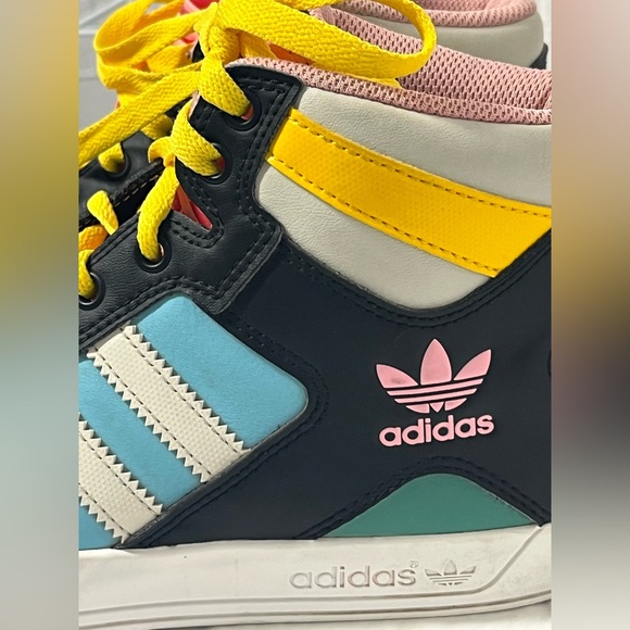 Adidas Woman’s High-Top Hard Court Sneakers Red, Blue, Pink & Yellow SZ 5.5 - Picture 5 of 12